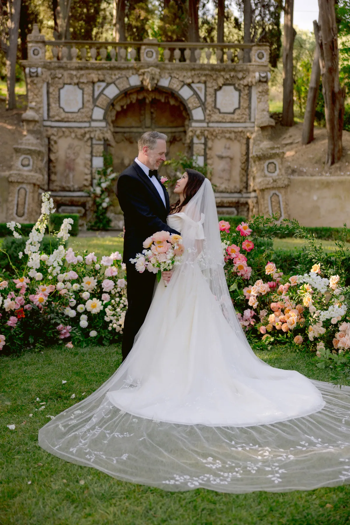 Phillipa Lepley Bride at Villa Gamberaia