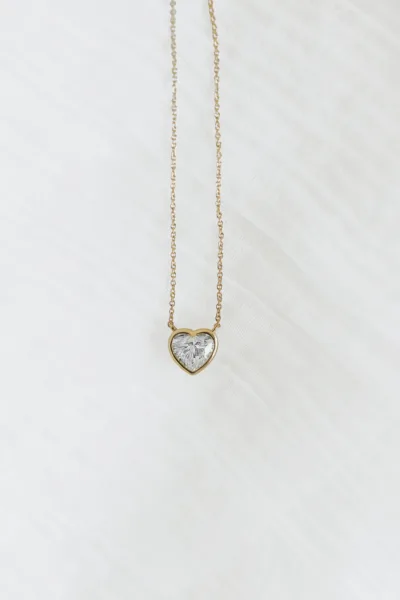 THERESHEIS.jewels
