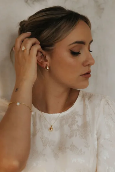 THERESHEIS.jewels