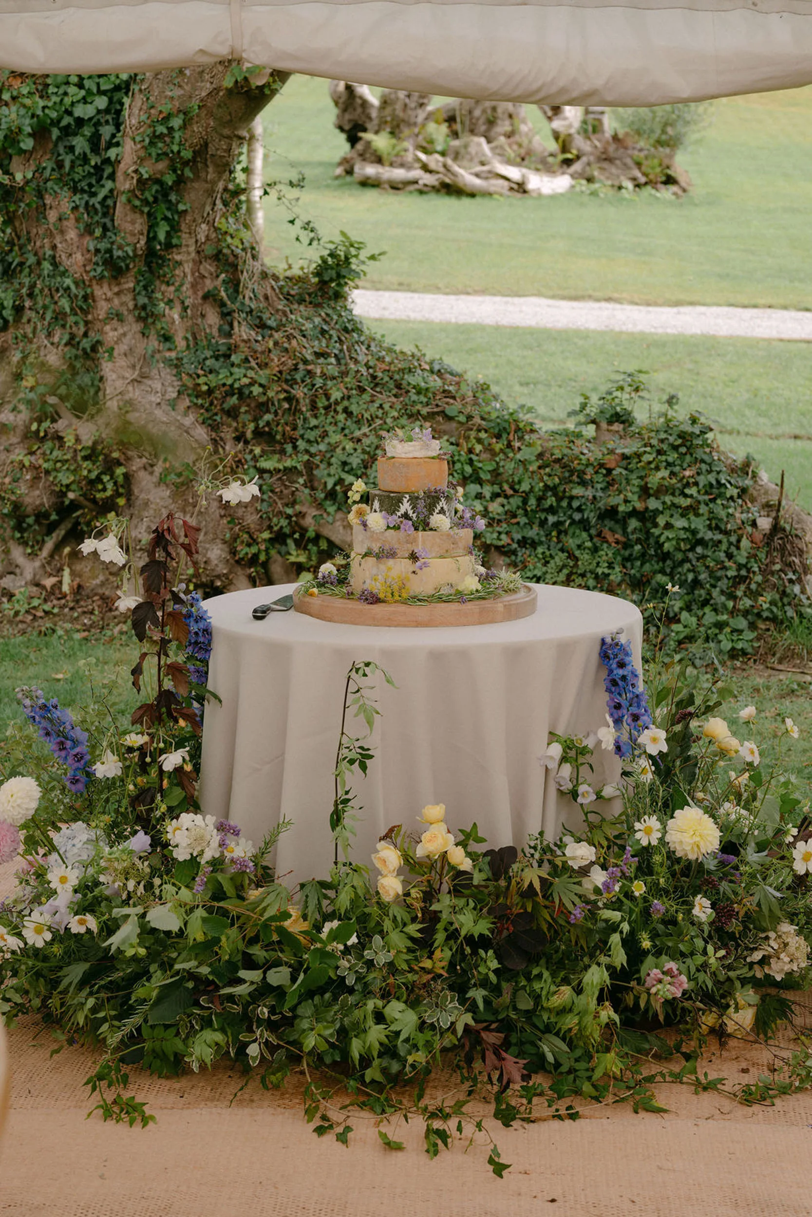 Roscarrock Farm Wedding Cornwall Suzanne Neville Bride.148