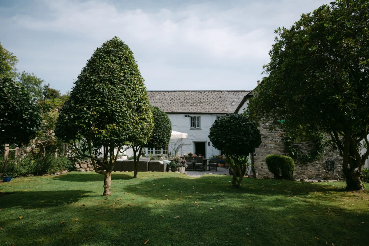 Roscarrock Farm Wedding & Suzanne Neville Bride