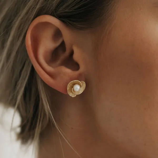 THERESHEIS.jewels
