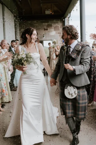 confetti toss at guardswell farm wedding, perth