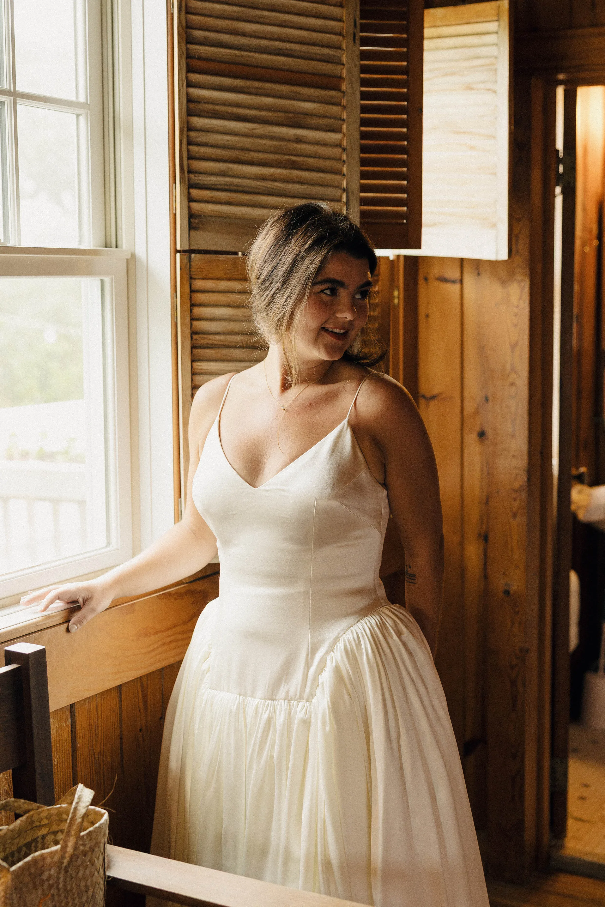 Danielle Frankel Bride Leslie DeAnne Photography.9 - Olivia in Danielle Frankel for her Intimate, Modern & Non-Traditional Wedding Danielle Frankel Bride Leslie DeAnne Photography.9