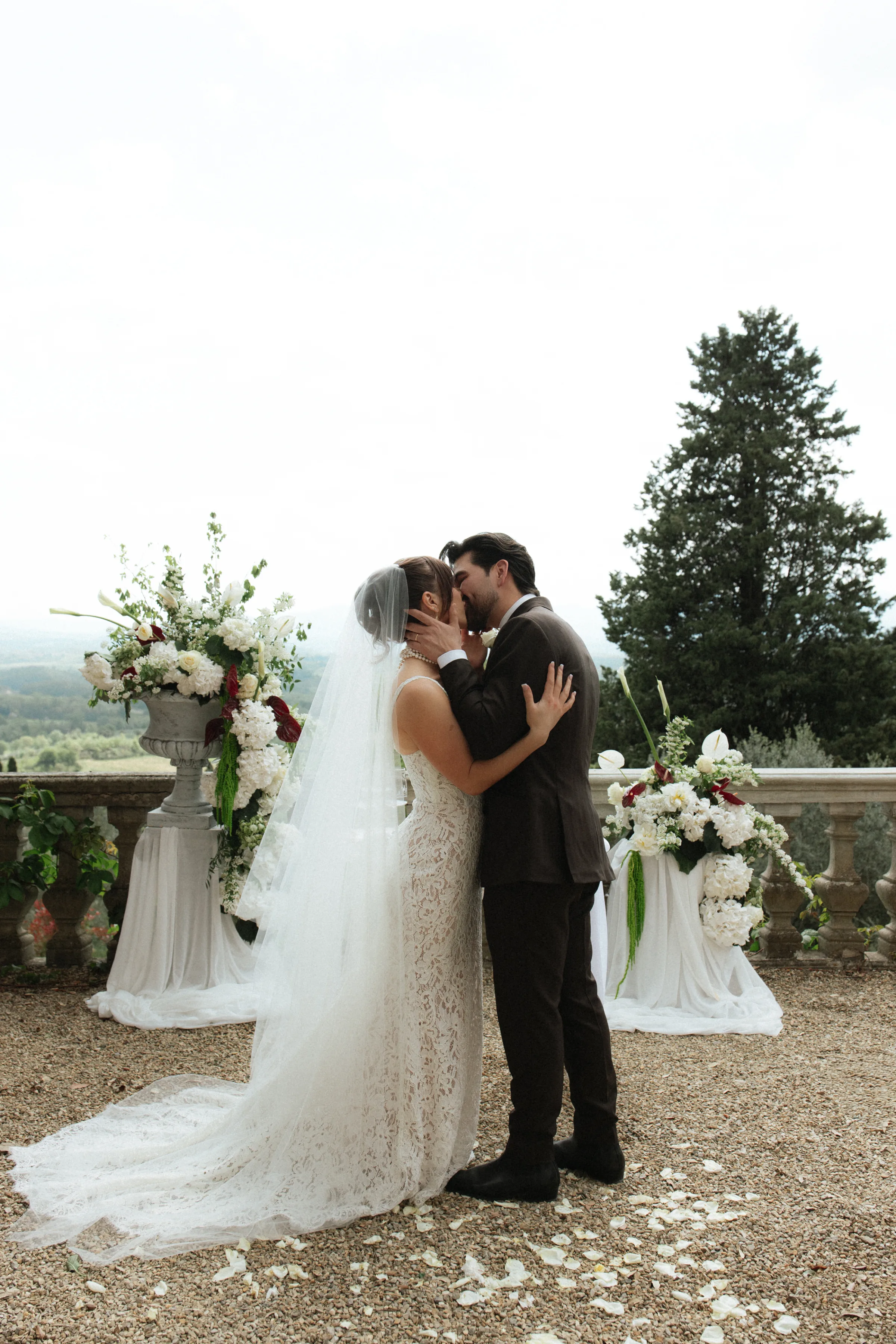 Intimate wedding at Villa Belvedere in Tuscany Tori Kevyn By Bernadeta Kupiec 44 - Tori & Kevyn’s Laid Back Villa Belvedere Wedding in Tuscany Intimate wedding at Villa Belvedere in Tuscany Tori Kevyn By Bernadeta Kupiec 44
