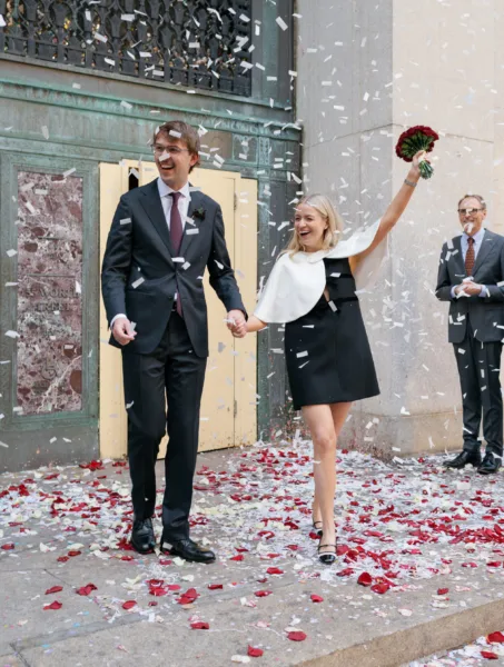 A New York City Hall Wedding & Keens Steakhouse Reception with Two Iconic Bridal Looks