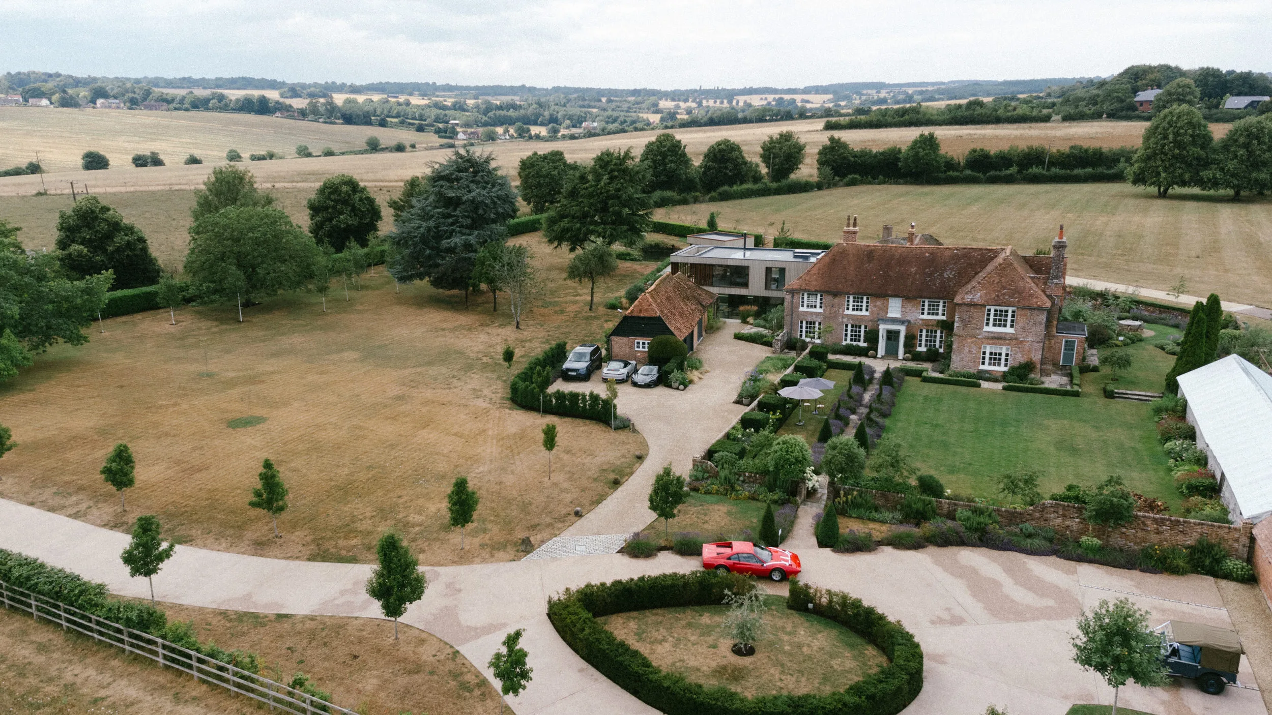 Traditional English wedding at home Benjamin Stuart Photography.1 - Freya & Max’s Charming & Traditional English Countryside Wedding at the Bride’s Family Home in Berkshire Traditional English wedding at home Benjamin Stuart Photography.1