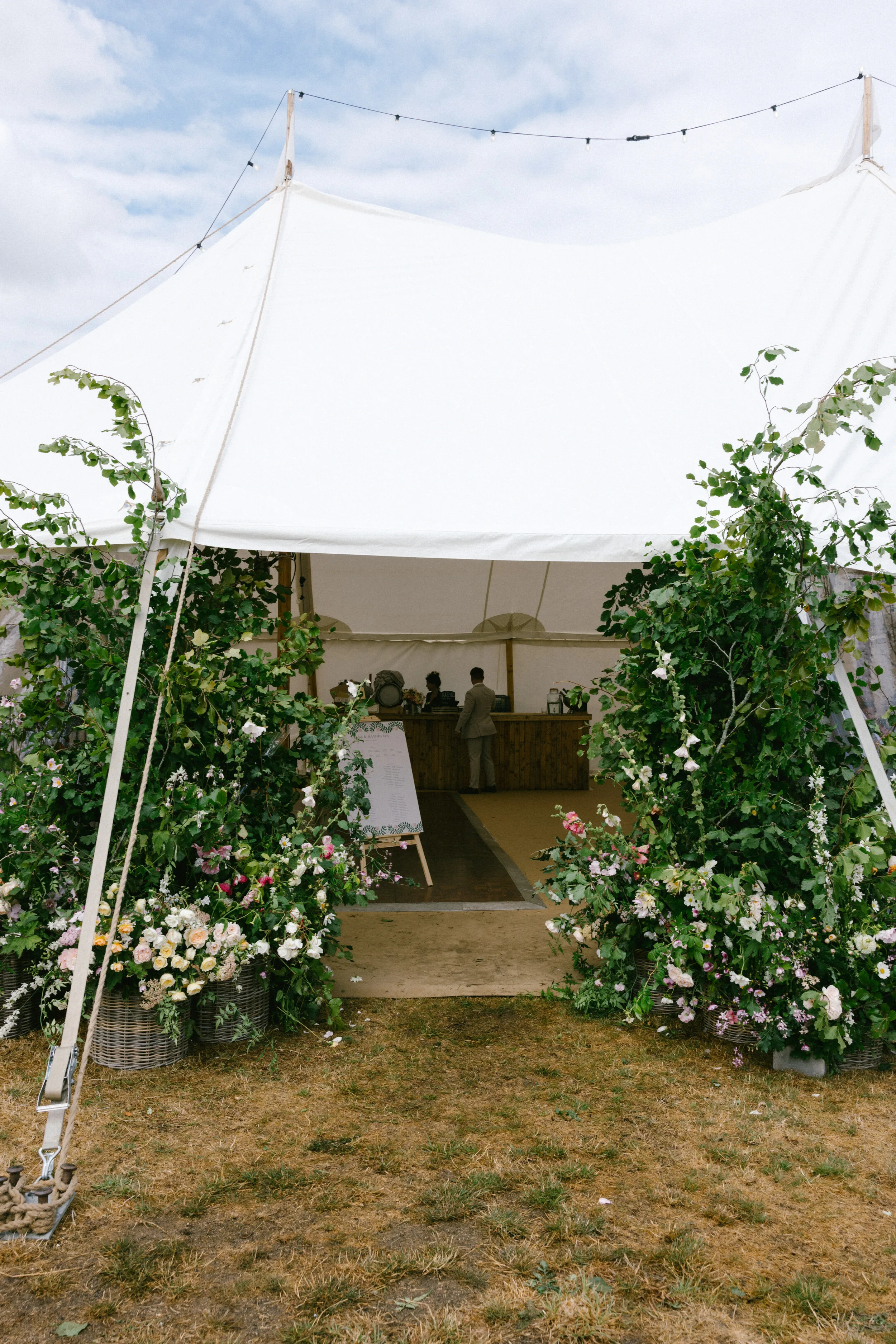 Traditional English wedding at home Benjamin Stuart Photography.130 - Freya & Max’s Charming & Traditional English Countryside Wedding at the Bride’s Family Home in Berkshire Traditional English wedding at home Benjamin Stuart Photography.130