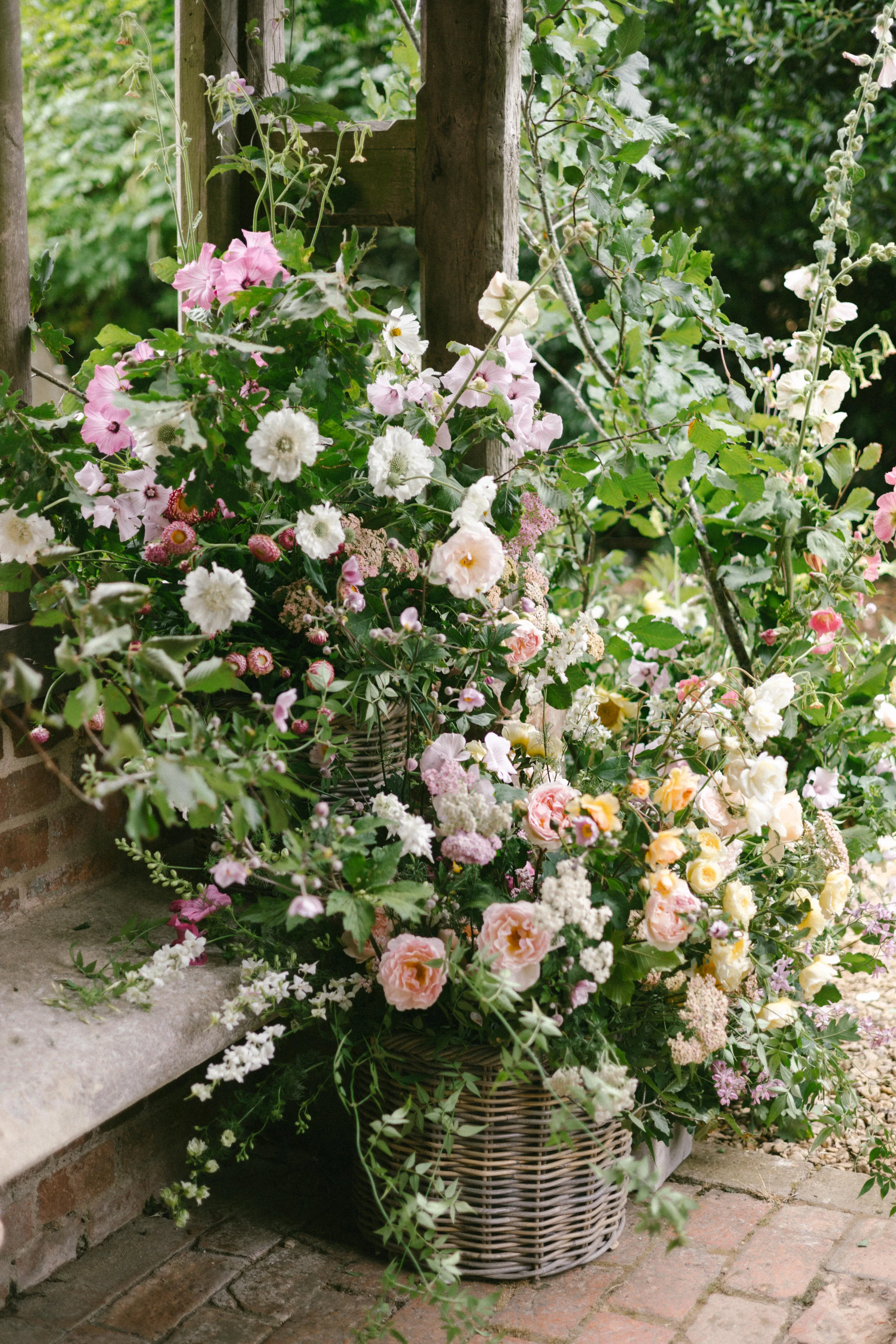 Traditional English wedding at home Benjamin Stuart Photography.33 - Freya & Max’s Charming & Traditional English Countryside Wedding at the Bride’s Family Home in Berkshire Traditional English wedding at home Benjamin Stuart Photography.33