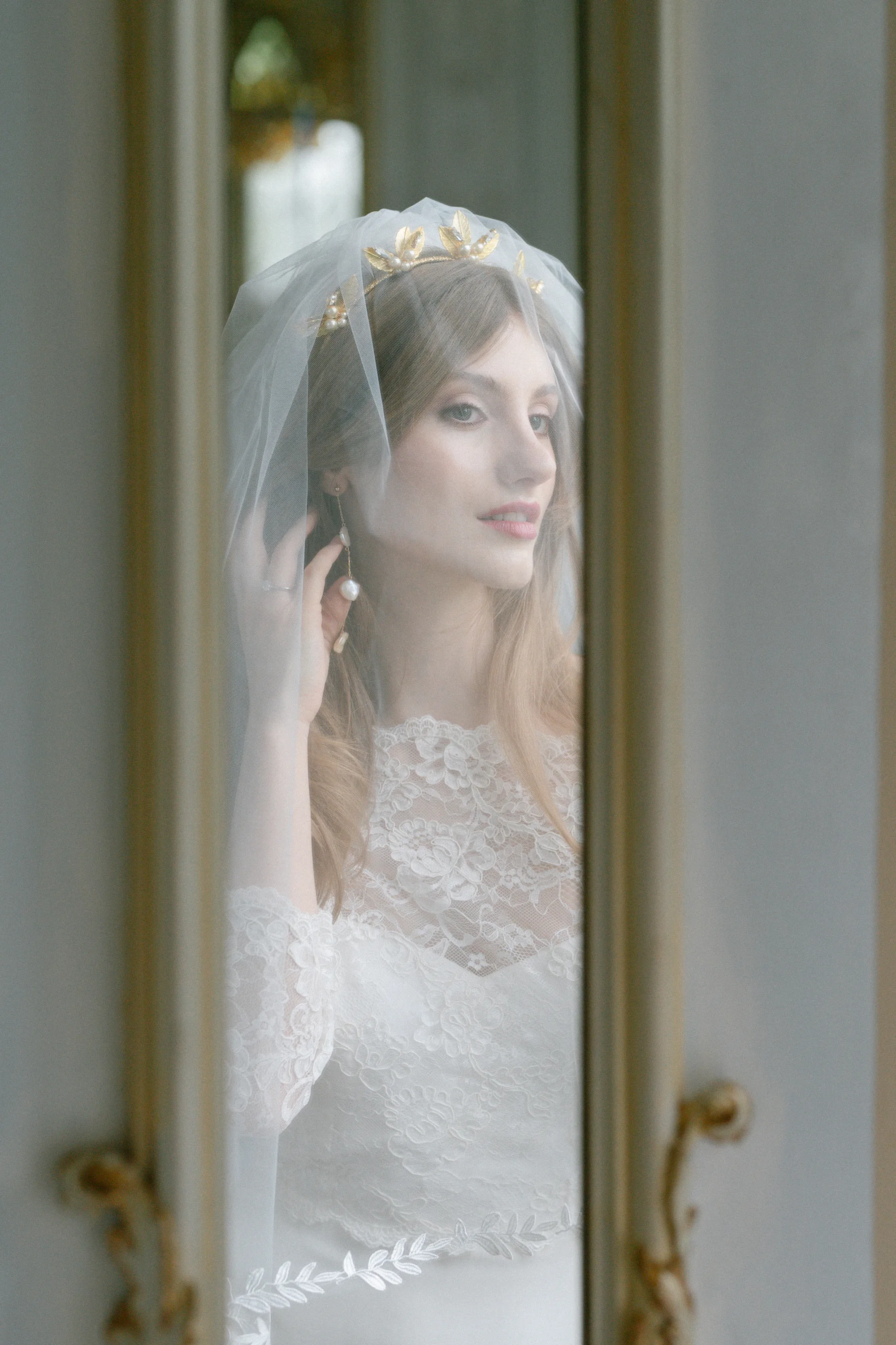 Thornbridge Hall wedding editorial light airy wedding aeshetic 162
