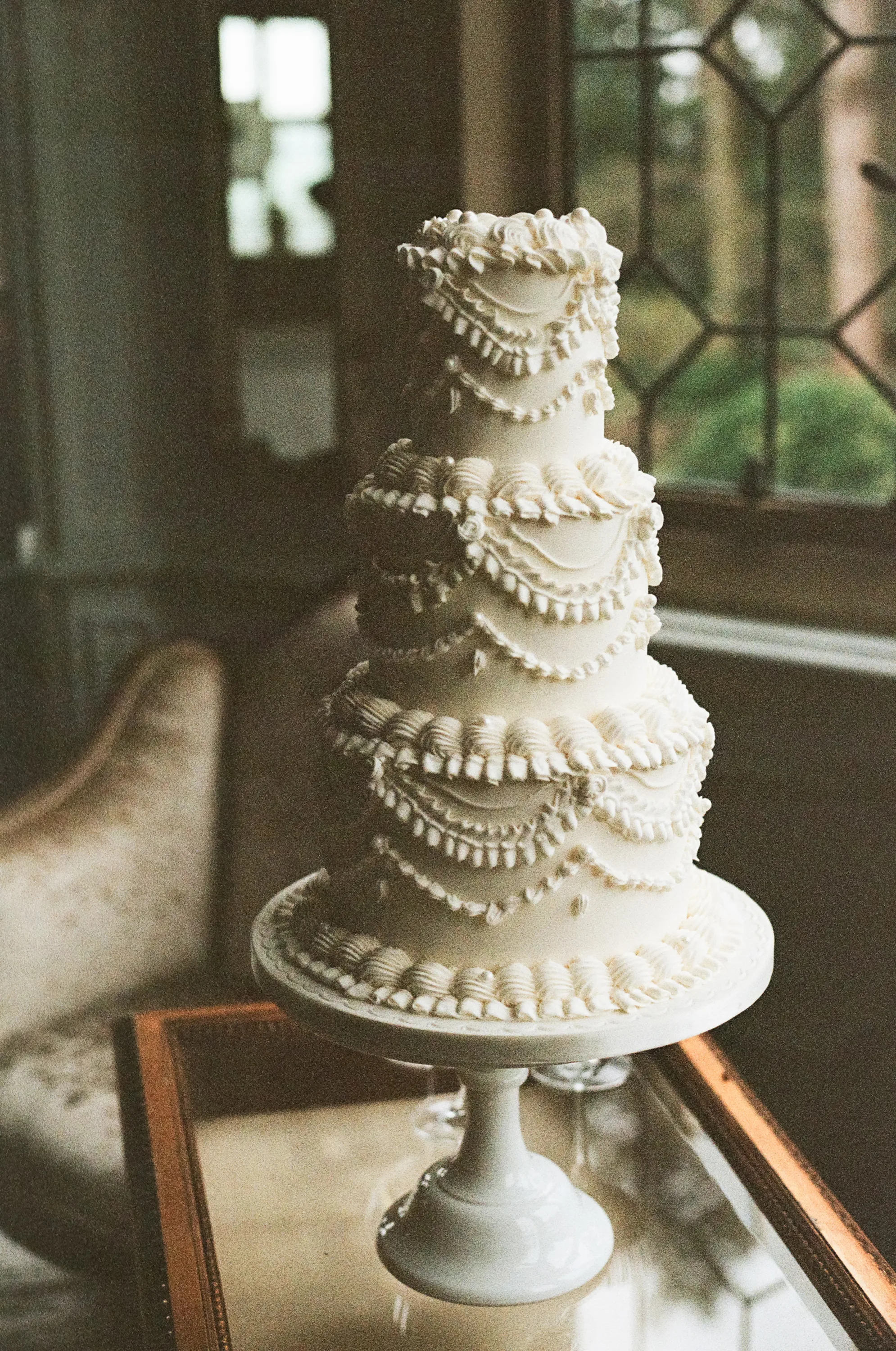 Thornbridge Hall wedding editorial light airy wedding aeshetic 34