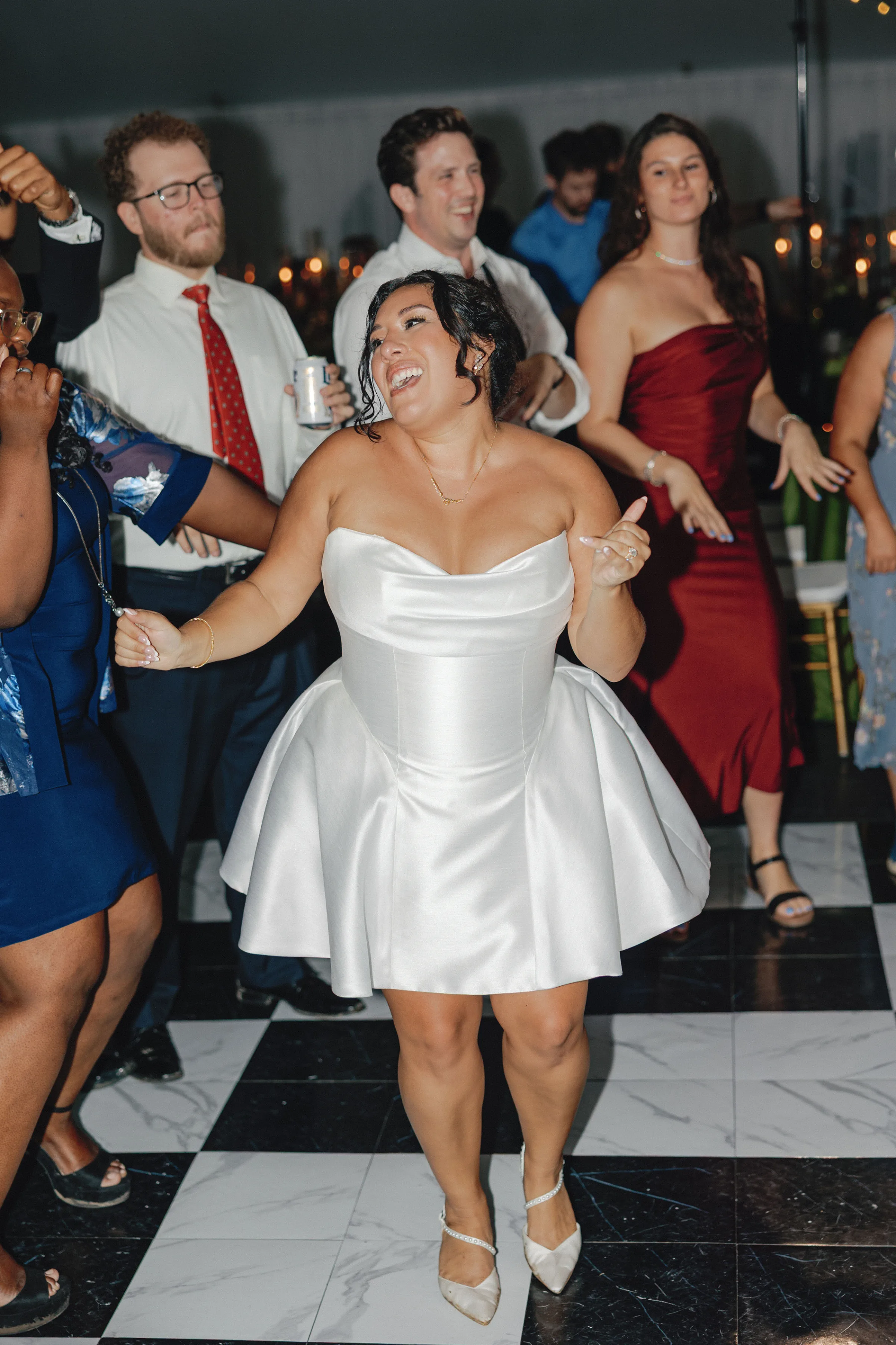 Rainy day wedding bilingual english spanish sen studio 121 - A Rainy Day, English & Spanish Bilingual Wedding in Virginia, with a Sen Studio Gown Rainy day wedding bilingual english spanish sen studio 121