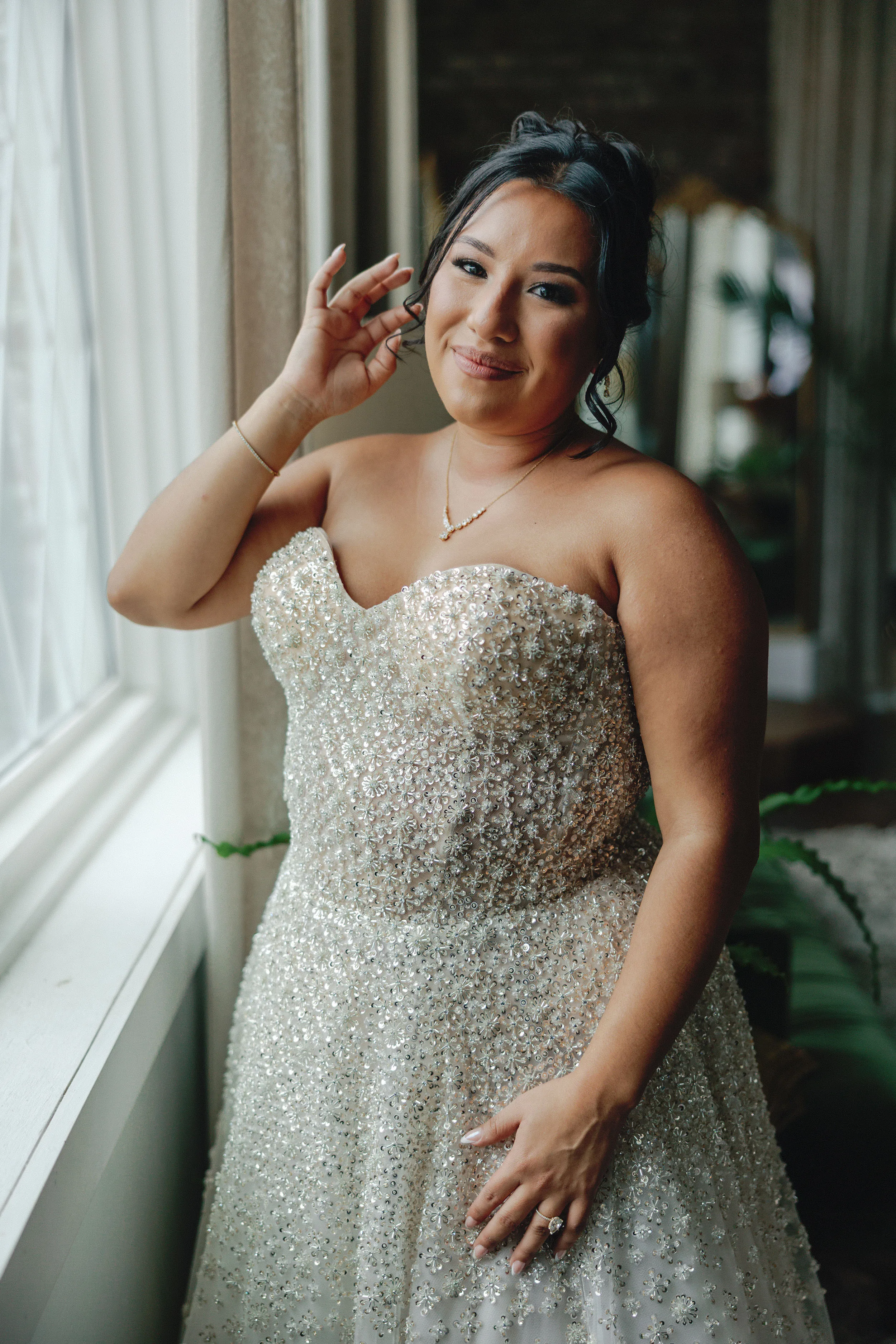Rainy day wedding bilingual english spanish sen studio 14 - A Rainy Day, English & Spanish Bilingual Wedding in Virginia, with a Sen Studio Gown Rainy day wedding bilingual english spanish sen studio 14