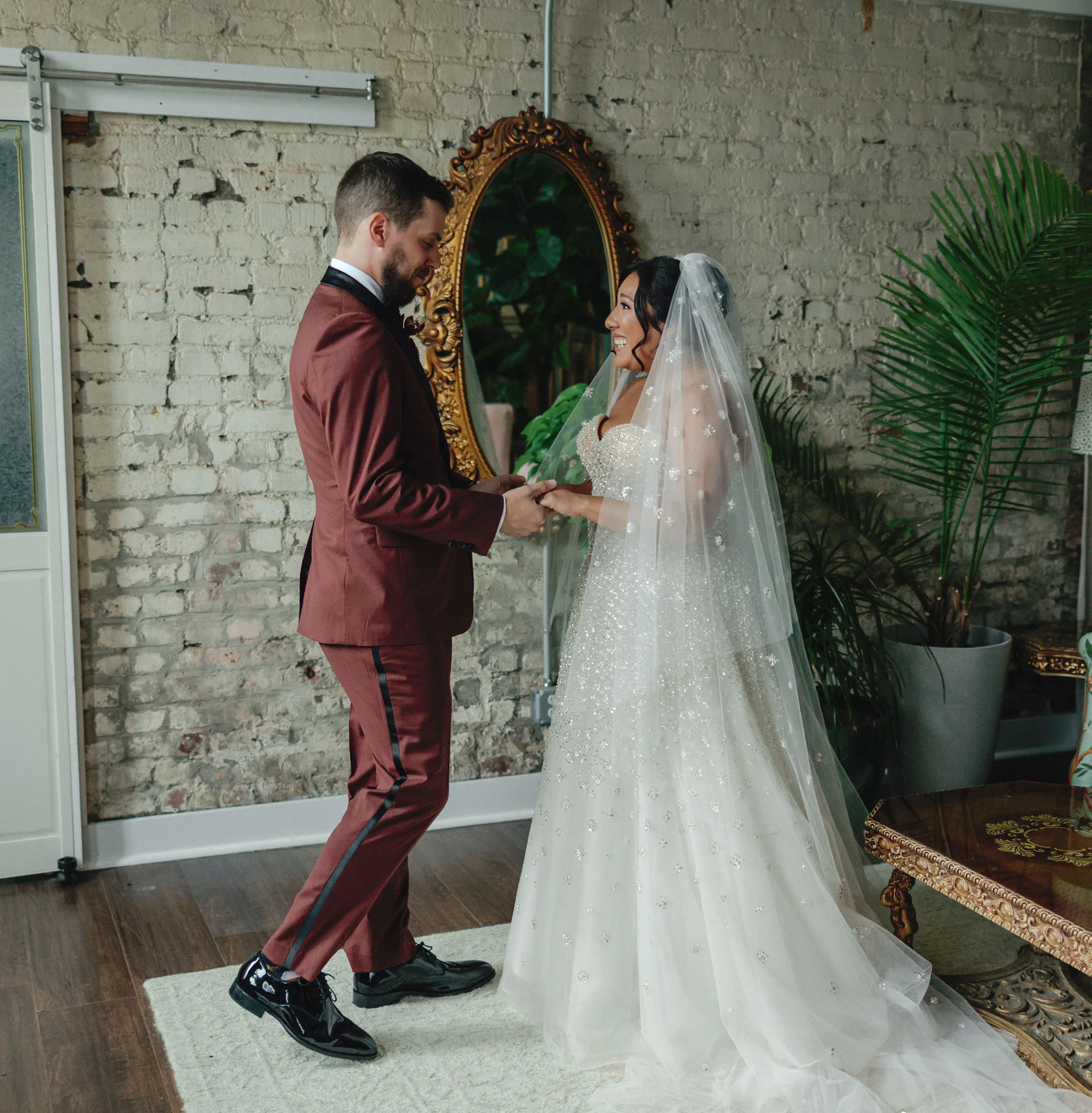 Rainy day wedding bilingual english spanish sen studio 29 - A Rainy Day, English & Spanish Bilingual Wedding in Virginia, with a Sen Studio Gown Rainy day wedding bilingual english spanish sen studio 29