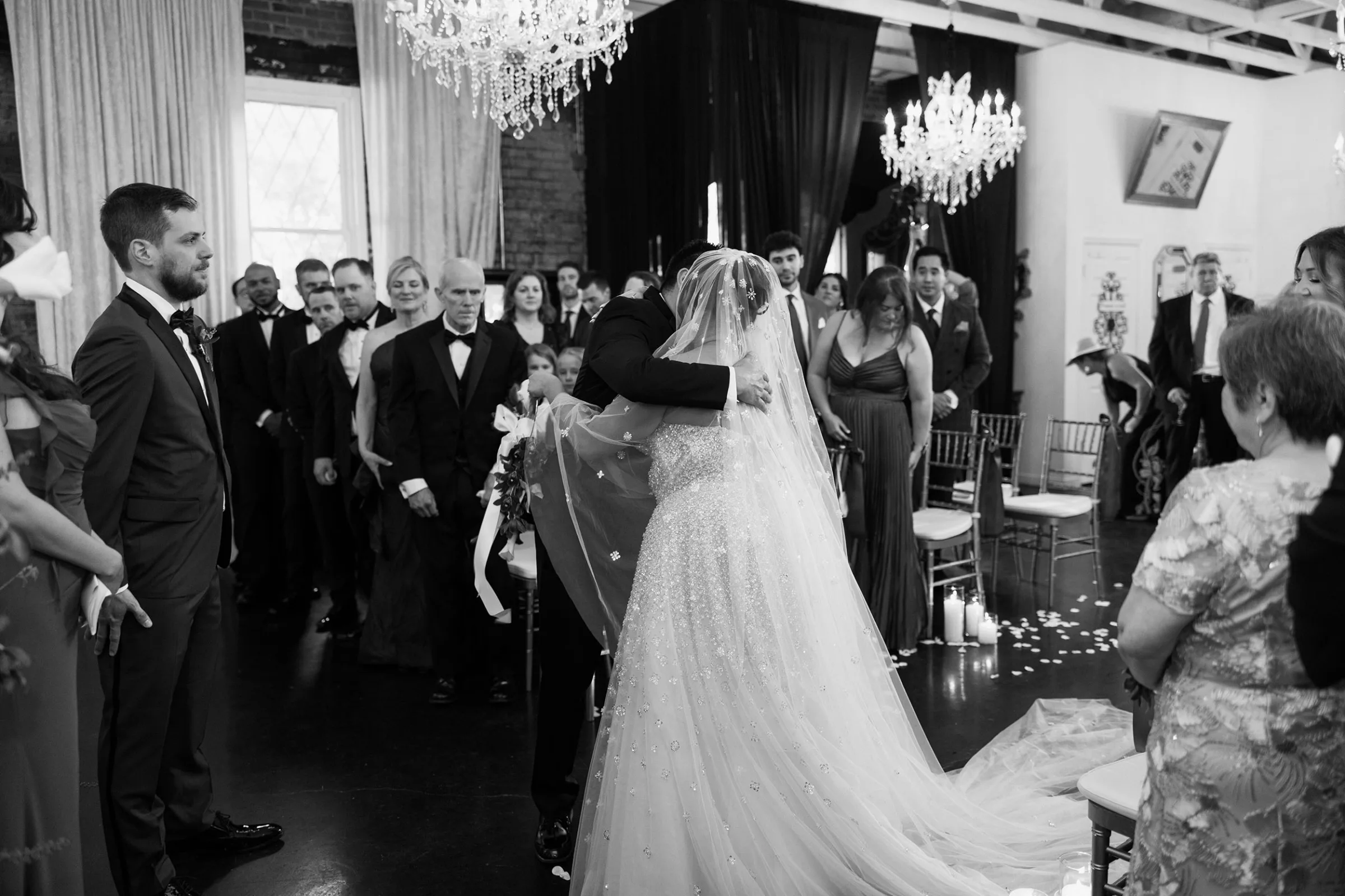 Rainy day wedding bilingual english spanish sen studio 44 - A Rainy Day, English & Spanish Bilingual Wedding in Virginia, with a Sen Studio Gown Rainy day wedding bilingual english spanish sen studio 44