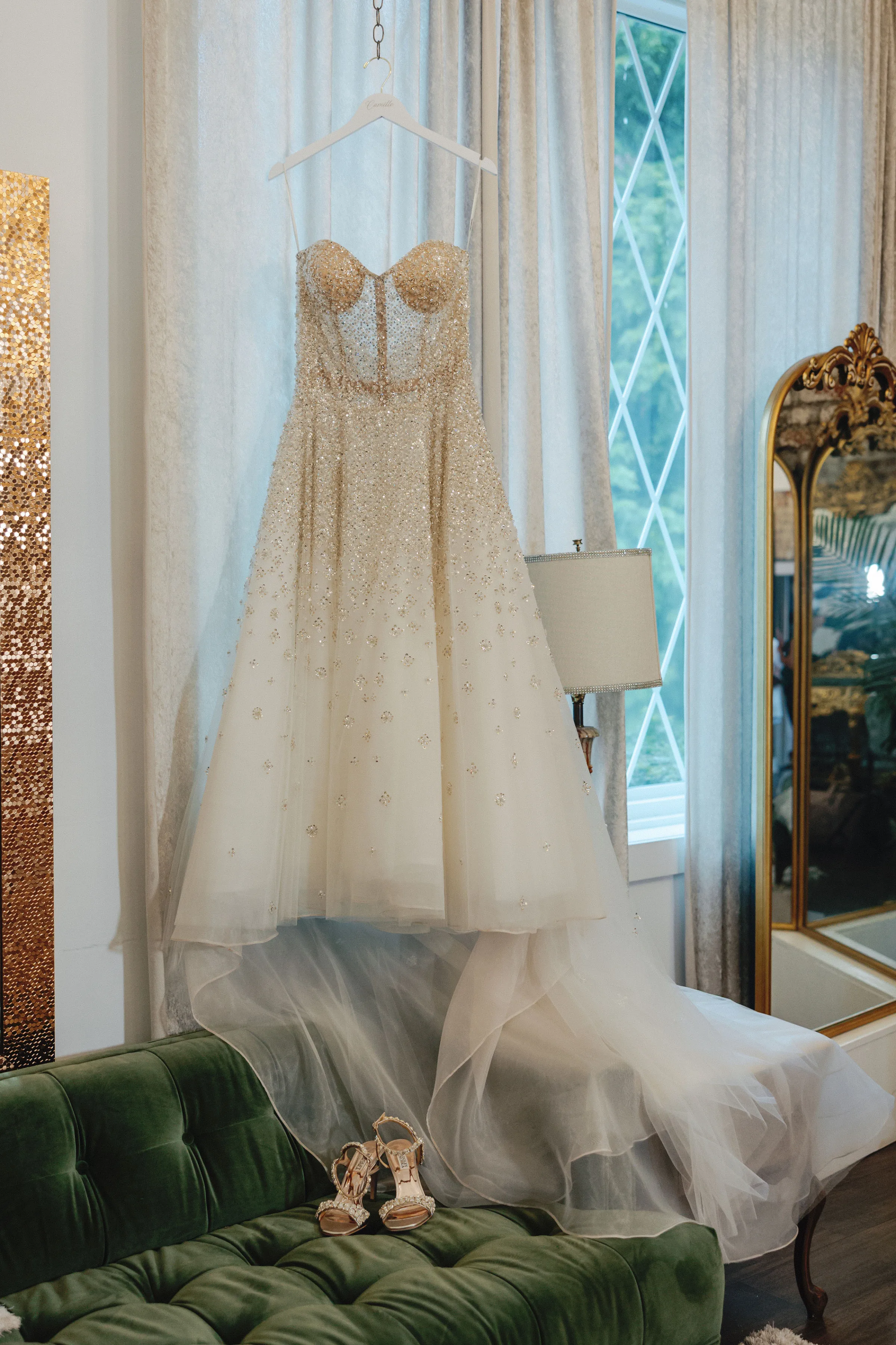 Rainy day wedding bilingual english spanish sen studio 6 - A Rainy Day, English & Spanish Bilingual Wedding in Virginia, with a Sen Studio Gown Rainy day wedding bilingual english spanish sen studio 6
