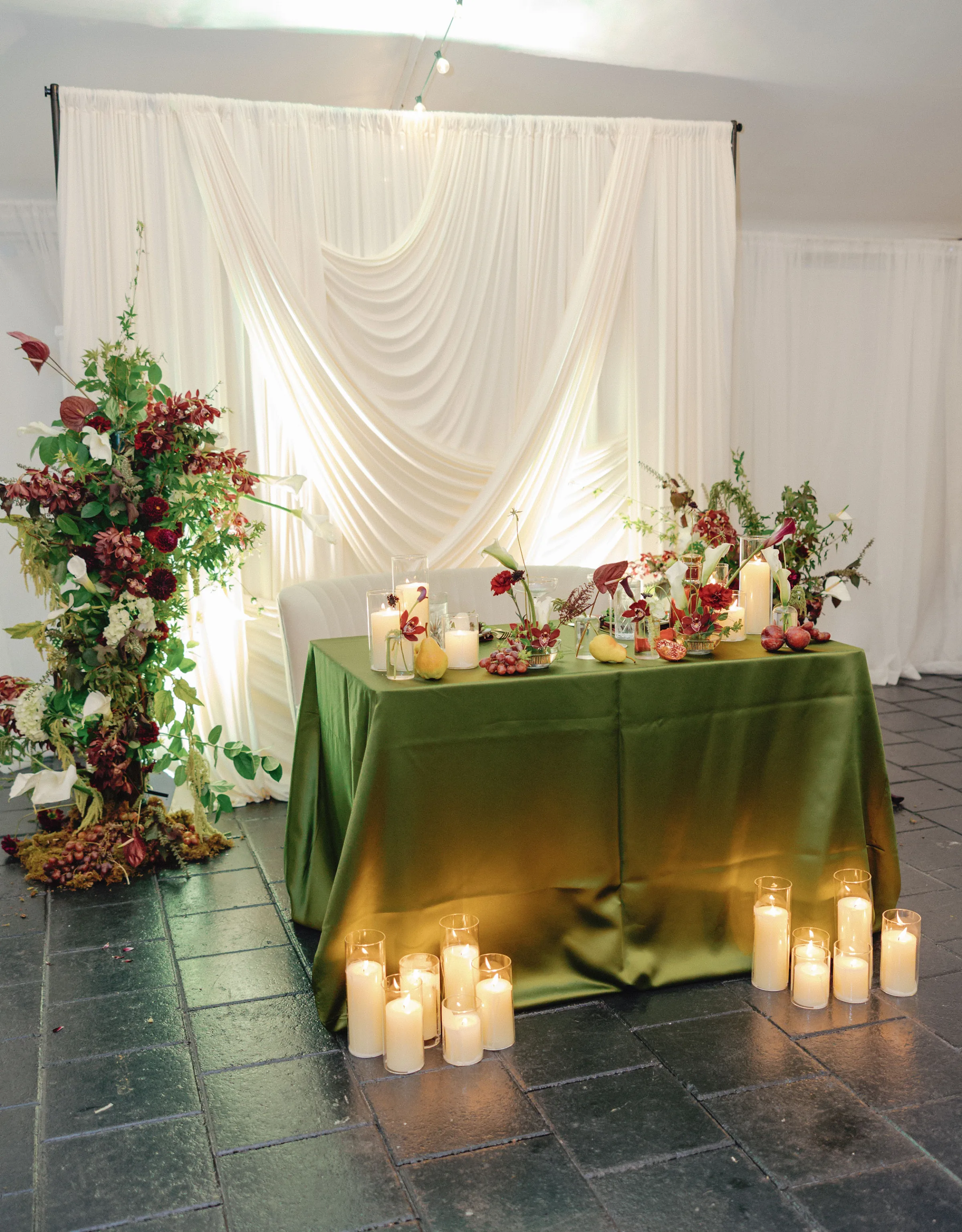 Rainy day wedding bilingual english spanish sen studio 81 - A Rainy Day, English & Spanish Bilingual Wedding in Virginia, with a Sen Studio Gown Rainy day wedding bilingual english spanish sen studio 81