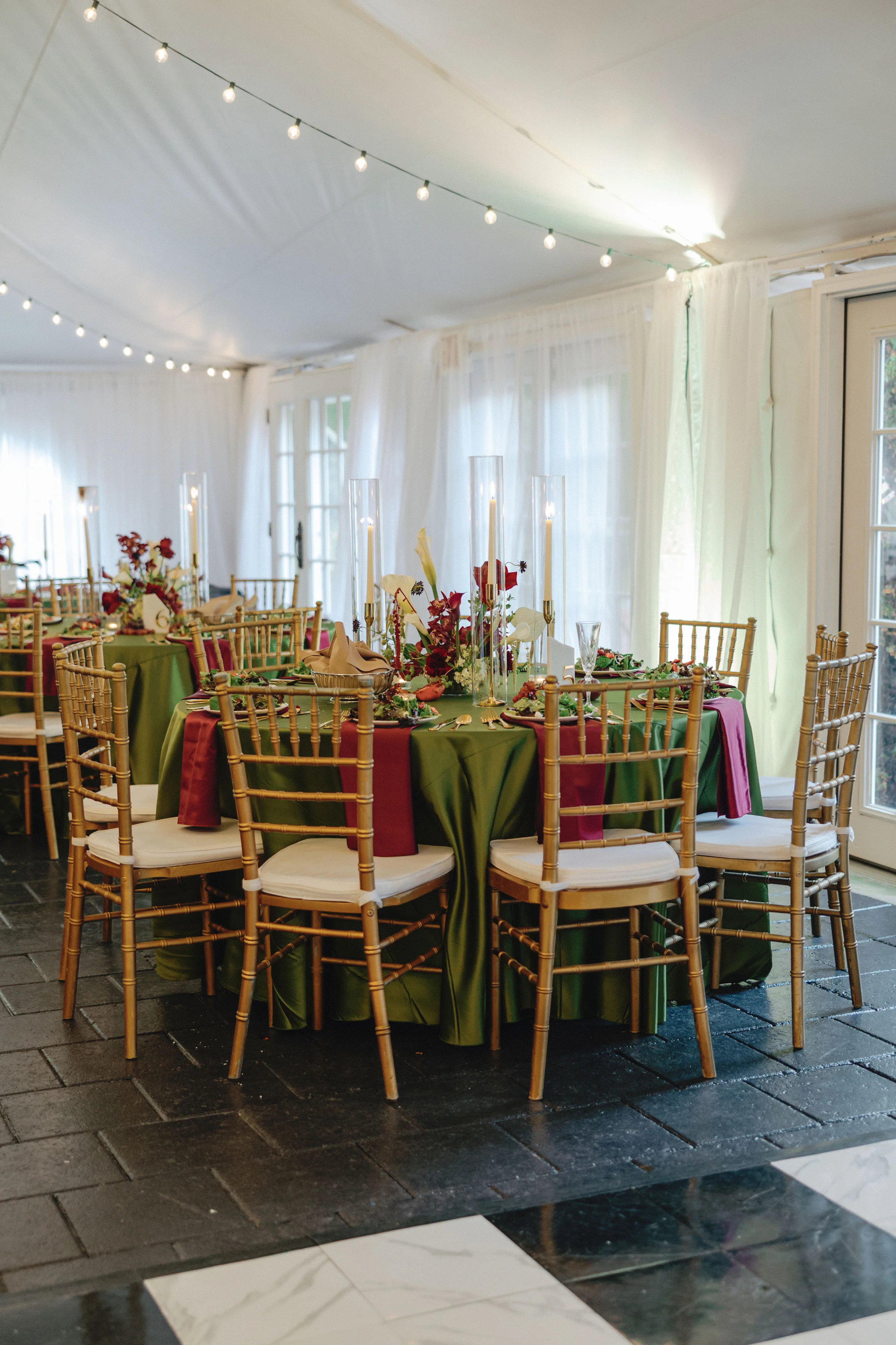 Rainy day wedding bilingual english spanish sen studio 83 - A Rainy Day, English & Spanish Bilingual Wedding in Virginia, with a Sen Studio Gown Rainy day wedding bilingual english spanish sen studio 83