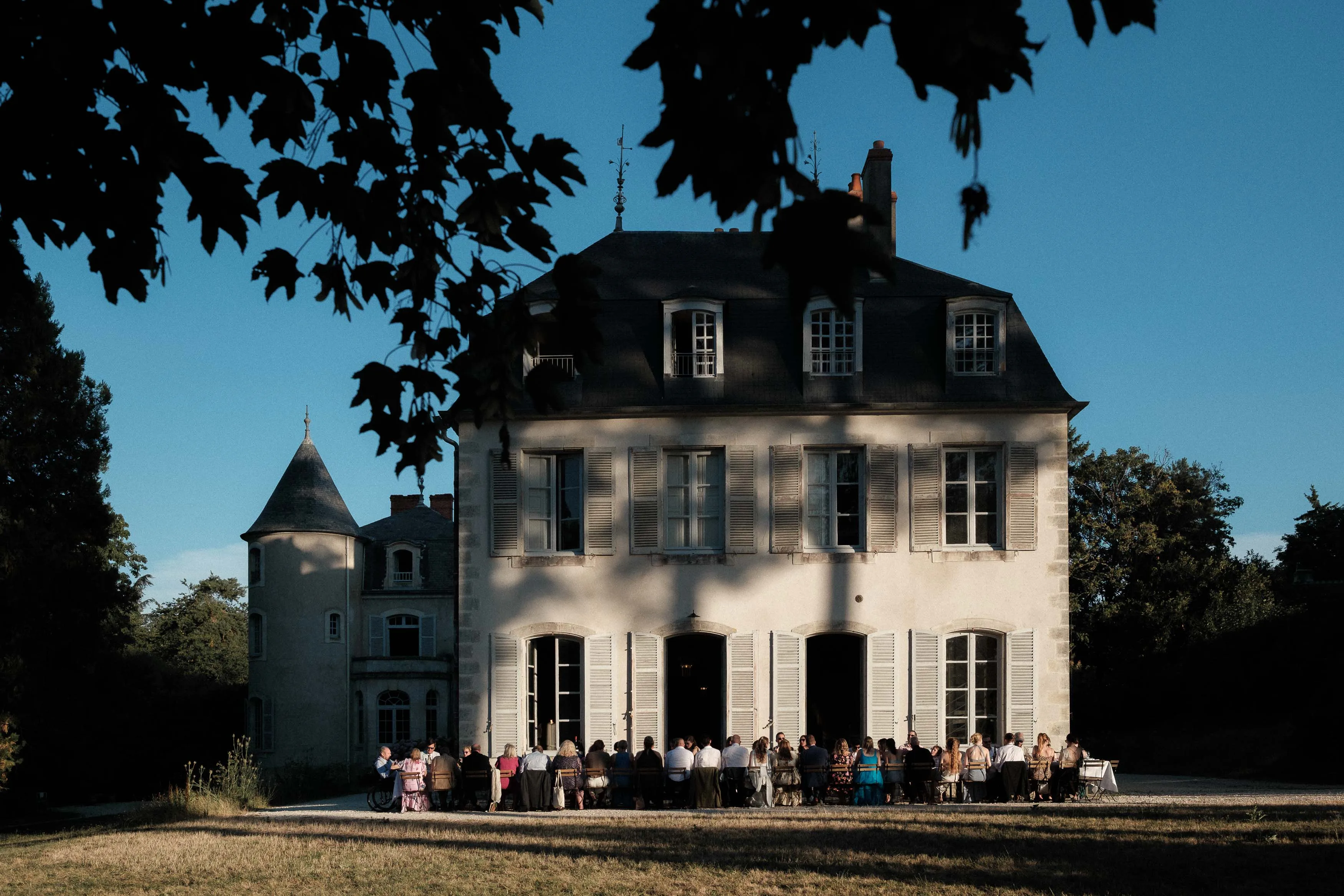 camille huguenot photographe chateau thauvenay sancerre mariage editorial photographer 111