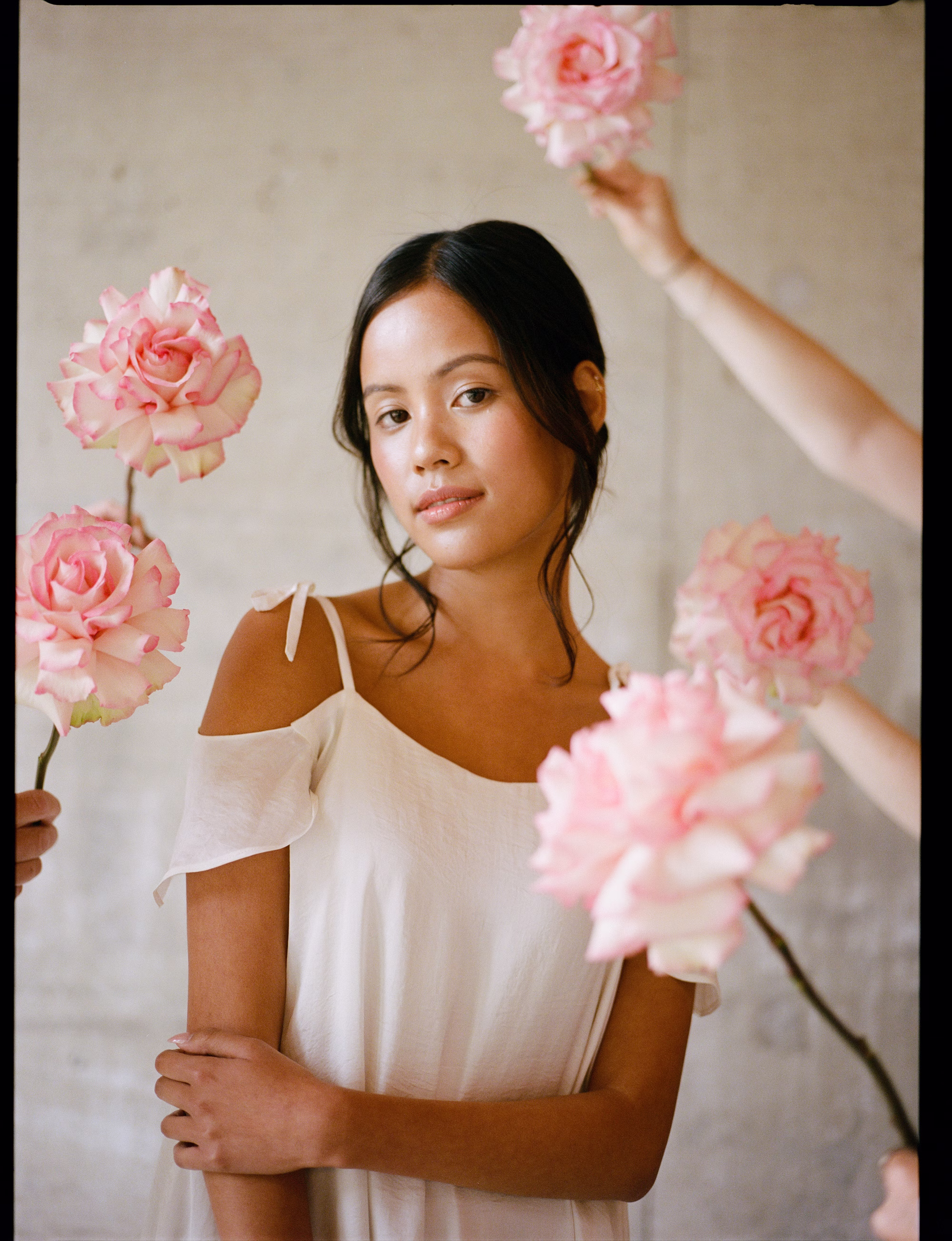 FLOSSEA BROCKWELL HALL MEDIUM FORMATlisajanephoto 45 - Soft Surrealism & Maximalist Flowers: Summer Wedding Inspiration at Brockwell Hall FLOSSEA BROCKWELL HALL MEDIUM FORMATlisajanephoto 45