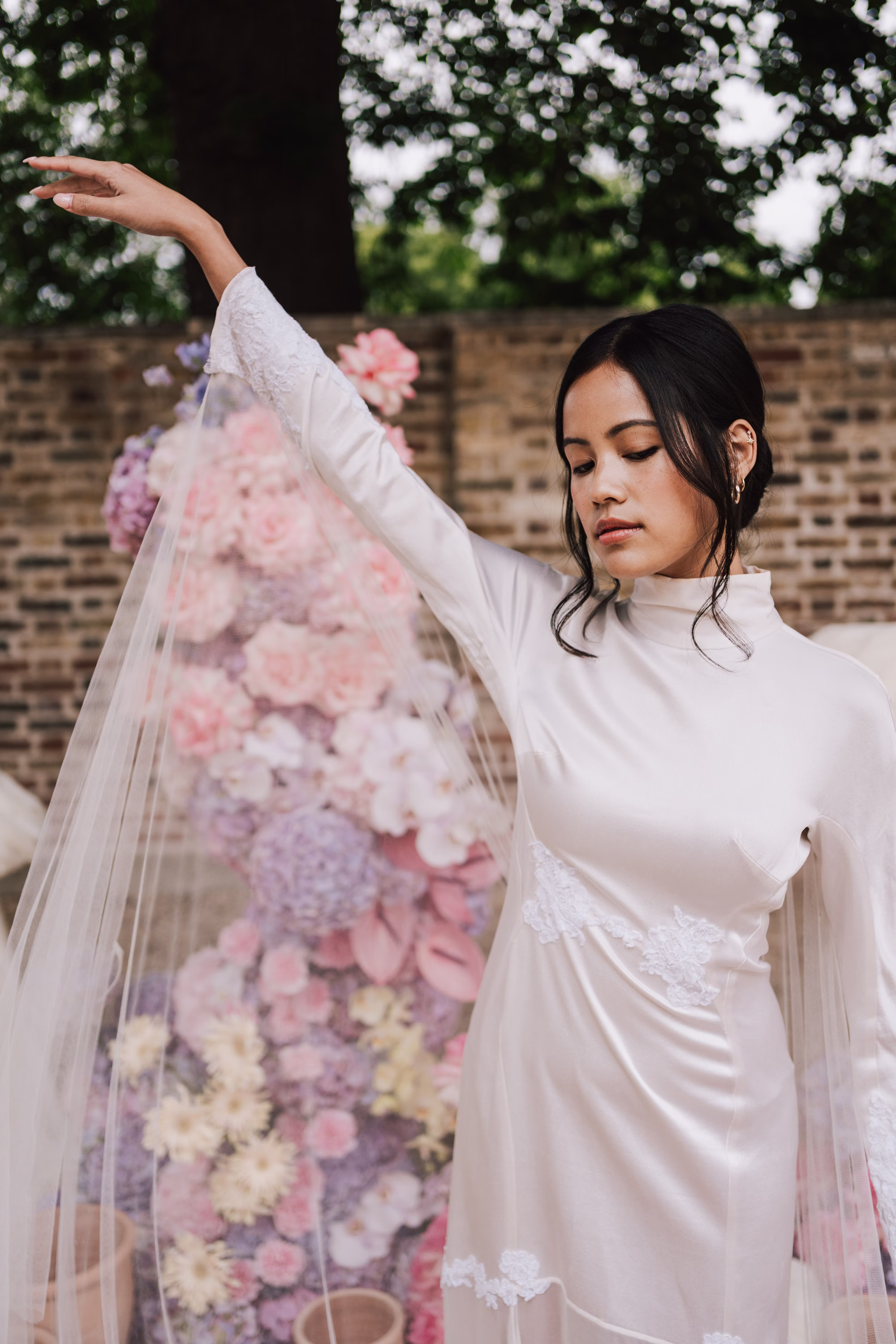 FLOSSEA BROCKWELL HALL lisajanephoto 096 - Soft Surrealism & Maximalist Flowers: Summer Wedding Inspiration at Brockwell Hall FLOSSEA BROCKWELL HALL lisajanephoto 096