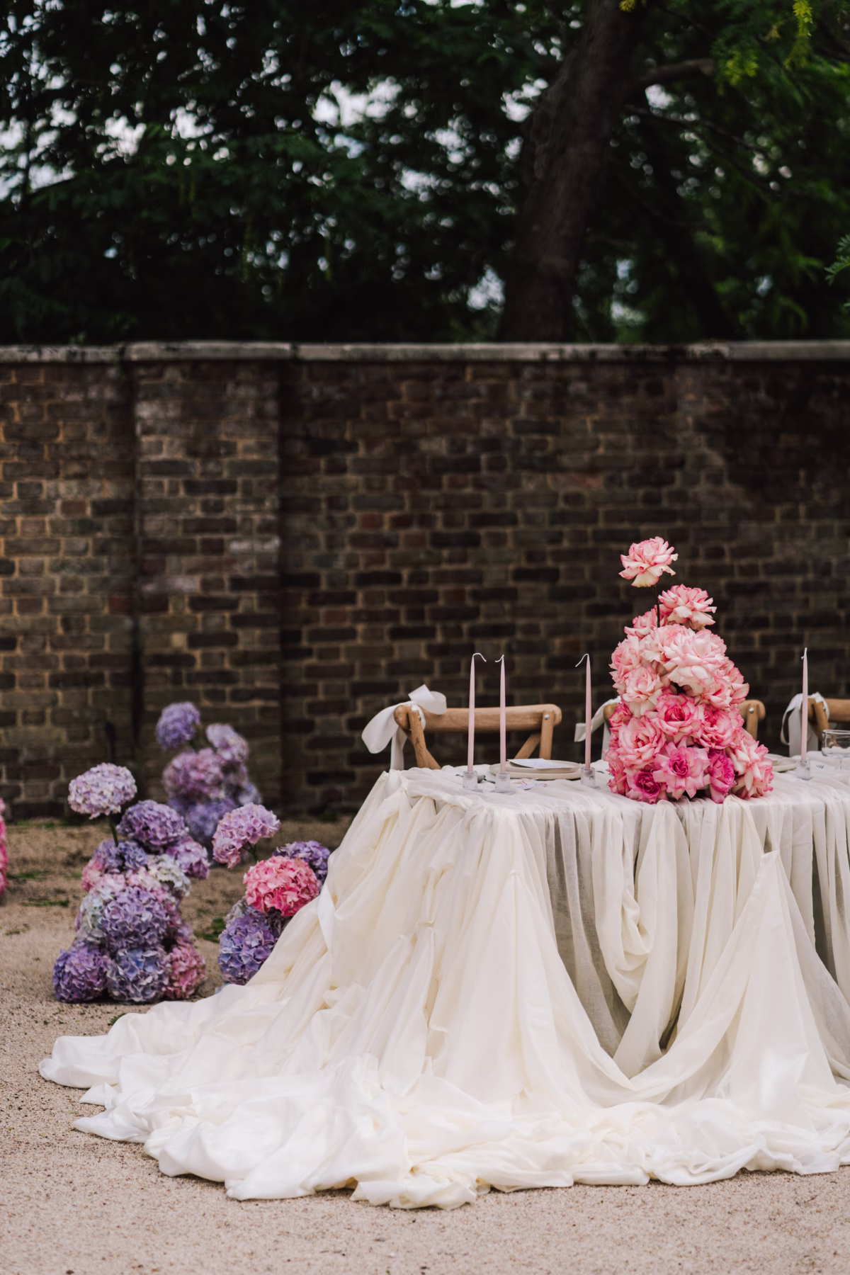 FLOSSEA BROCKWELL HALL lisajanephoto 186 - Soft Surrealism & Maximalist Flowers: Summer Wedding Inspiration at Brockwell Hall FLOSSEA BROCKWELL HALL lisajanephoto 186